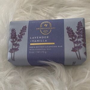 Bath & Body Aromatherapy Lavender + Vanilla Shea Butter Cleansing Bar NEW